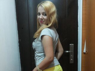 naked cam girl fingering pussy JessyJustiniana