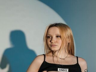 naked girl with webcam masturbating JoyceHoward