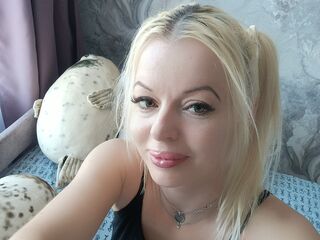 girl topless chat JoyceJones