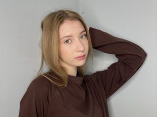 topless camgirl JulianaDarter