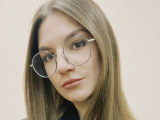 naked webcamgirl KaraTribley