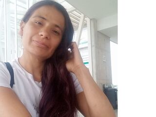 camgirl showing tits KasandraVixen