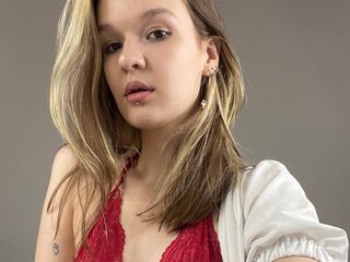 camgirl shaving pussy KassiKaty