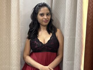 naked camgirl KiaraMuse