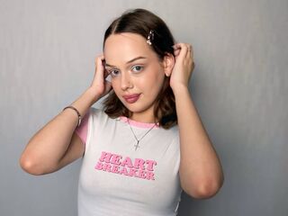 camslut fingering shaved pussy KoriYerkovich
