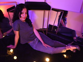 live cam girl picture KyaraLux