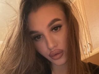 camgirl webcam KyraVictorine