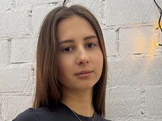 bedroom live sex LaurynTinkle