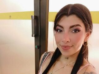 hot striptease webcam LesslyKity
