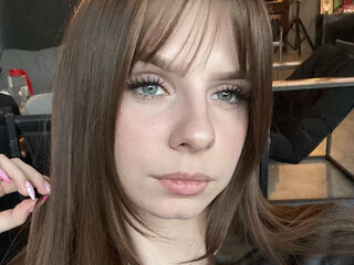 nude cam LoiseHarington