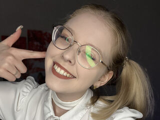 camgirl chat room LynnaCarrington