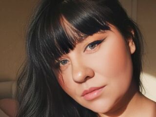 girl showing tits MalikaWilsson