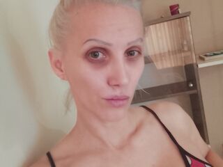 cam girl masturbating with dildo Marayaho