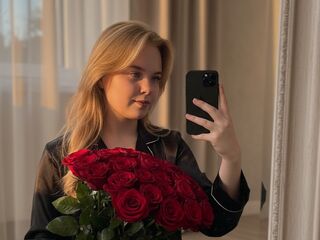 free nude live show MelissaMyla