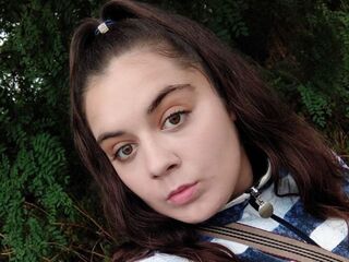camwhore masturbating with vibrator MilaCorwin