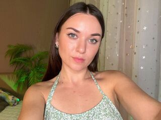 camgirl playing with vibrator MonicaGoldenes