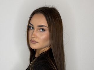 naked camgirl MyrnaMackesy