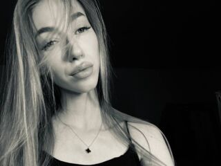 girl NikkiTenerovich