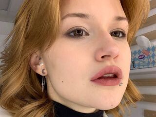 teaser webcam NishaRayo