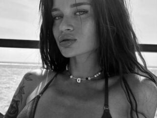 naked cam girl photo OliviaMazu