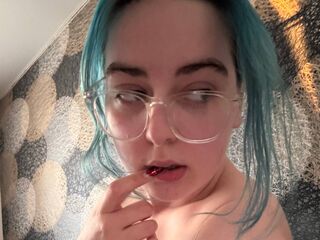 nude webcamgirl PixieJones