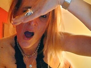 camgirl webcam sex picture SandraLive