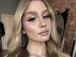 naked camgirl SaphiraLuxe