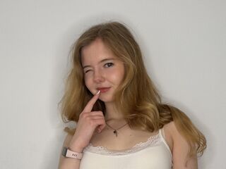 naked girl with webcam fingering pussy SheridanHourani