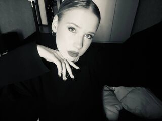 hot cam girl masturbating with sextoy SherieMcwayne