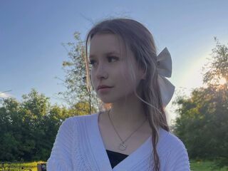 cam girl masturbating with sextoy SophieBannington