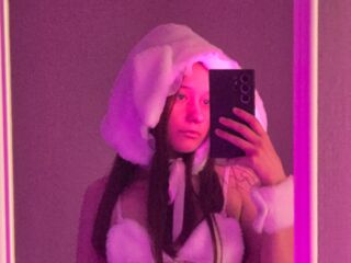 naughty cam girl fingering pussy SophieKuper