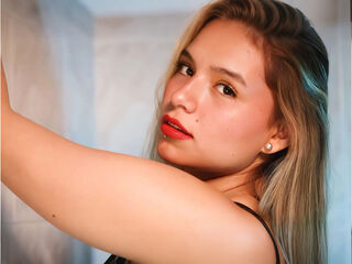 naughty cam girl masturbating SusieJohns