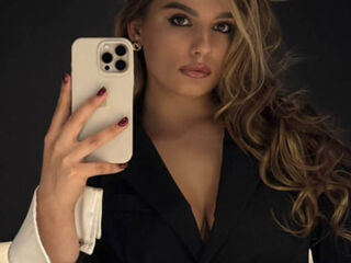 erotic cam video TaHillmer