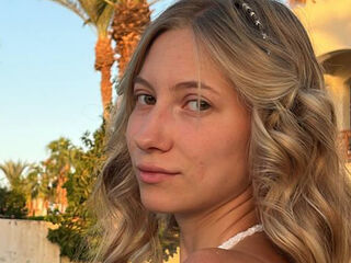 naked girl with webcam TainaTatge