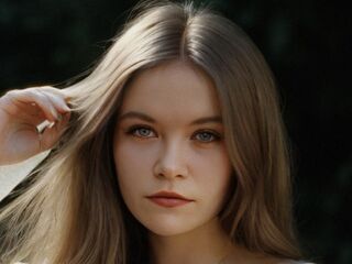 naked girl with live cam masturbating TaitAppling