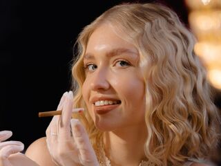 camgirl shaving pussy TessaSterling