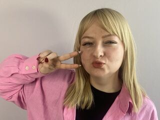 naughty camgirl fingering shaved pussy TifanyRivenburgh