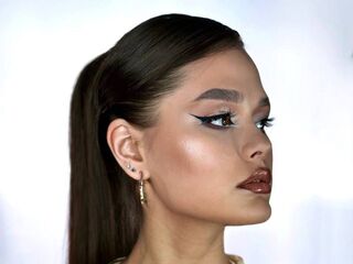 free nude webcam show TinyBromley