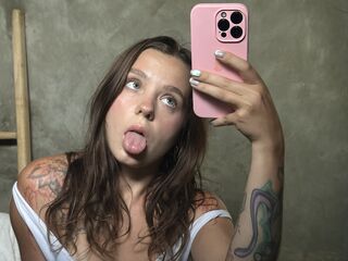 camgirl live porn cam TomikaLuczki