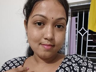 webcam babe TrishaSaha