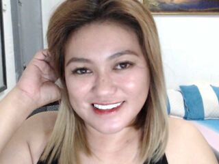naked cam girl masturbating with vibrator VaniaManriquez
