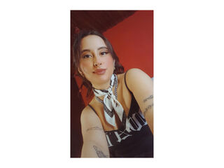 topless camgirl VeronicaGomes