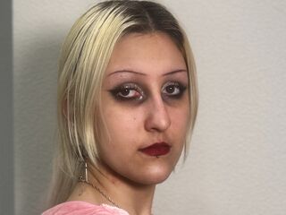 topless camgirl VictorinaHarvest