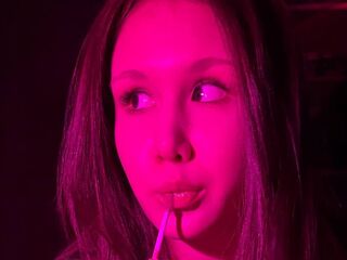 naked camgirl masturbating with dildo WilletteLabrie