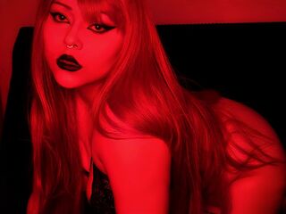 camgirl playing with vibrator YamiRyu