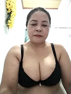 Baby-bigtits2024