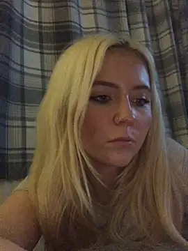 Blondie_Sofia_Essexbabe