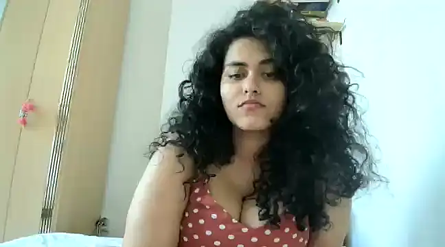 Curvydesifromgermany