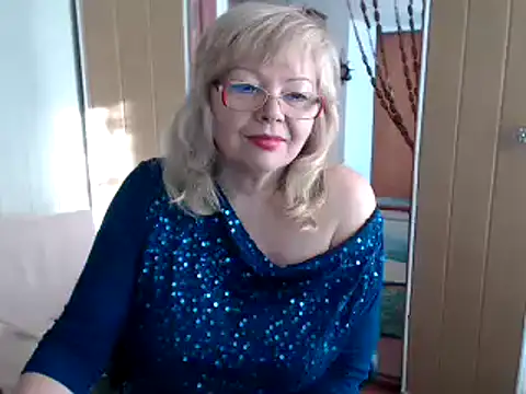 EvelynLoveShy
