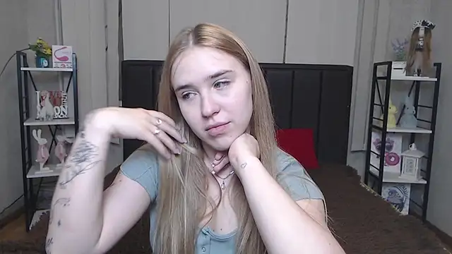 LauraHlot